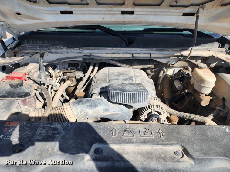 image for item DK6511 2014 GMC Sierra 3500HD  flatbed pickup truck