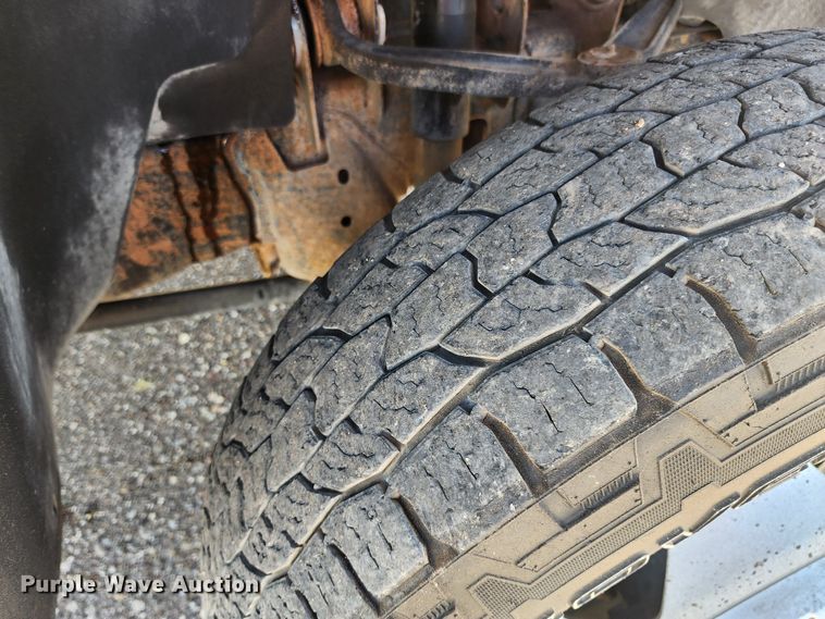 image for item DK6511 2014 GMC Sierra 3500HD  flatbed pickup truck