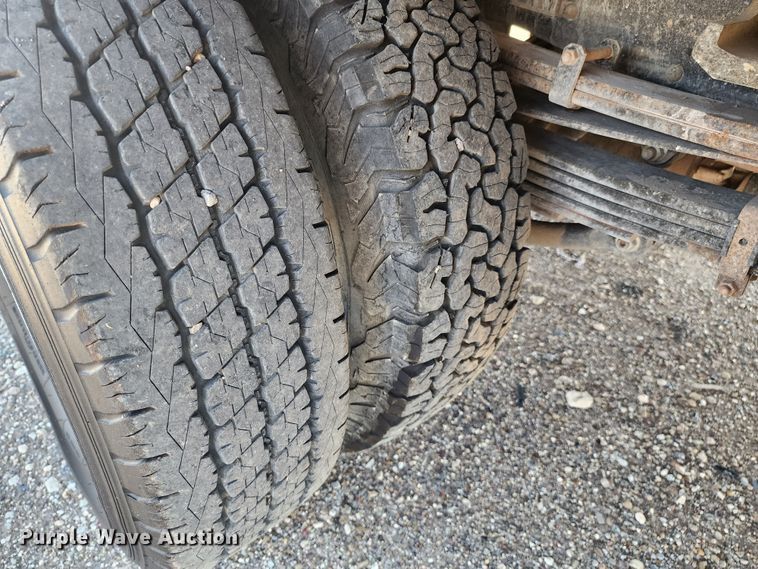 image for item DK6511 2014 GMC Sierra 3500HD  flatbed pickup truck