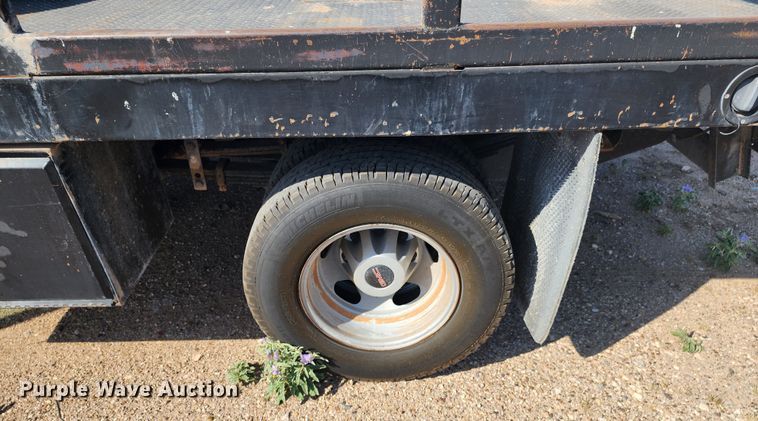 image for item DK6511 2014 GMC Sierra 3500HD  flatbed pickup truck