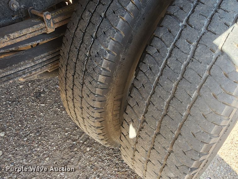 image for item DK6511 2014 GMC Sierra 3500HD  flatbed pickup truck