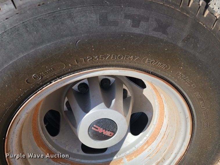 image for item DK6511 2014 GMC Sierra 3500HD  flatbed pickup truck