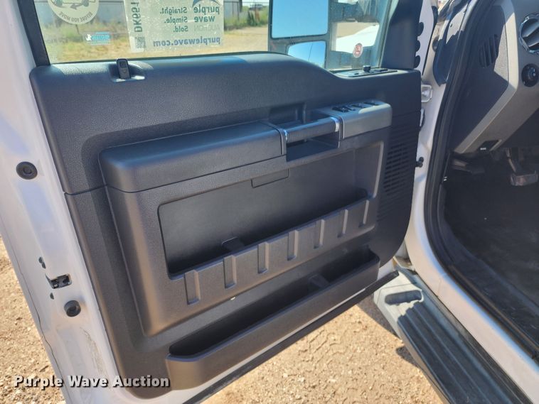 image for item DK6513 2011 Ford F350 Super Duty  Crew Cab pickup truck