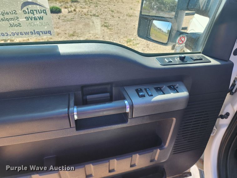 image for item DK6513 2011 Ford F350 Super Duty  Crew Cab pickup truck