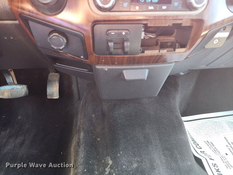 image for item DK6513 2011 Ford F350 Super Duty  Crew Cab pickup truck