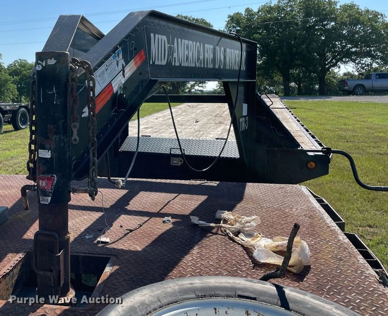 image for item DM0246 2011  PJ Trailer Gooseneck  equipment trailer