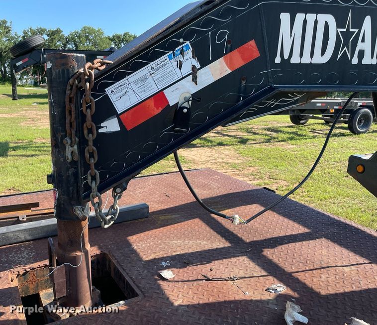 image for item DM0246 2011  PJ Trailer Gooseneck  equipment trailer