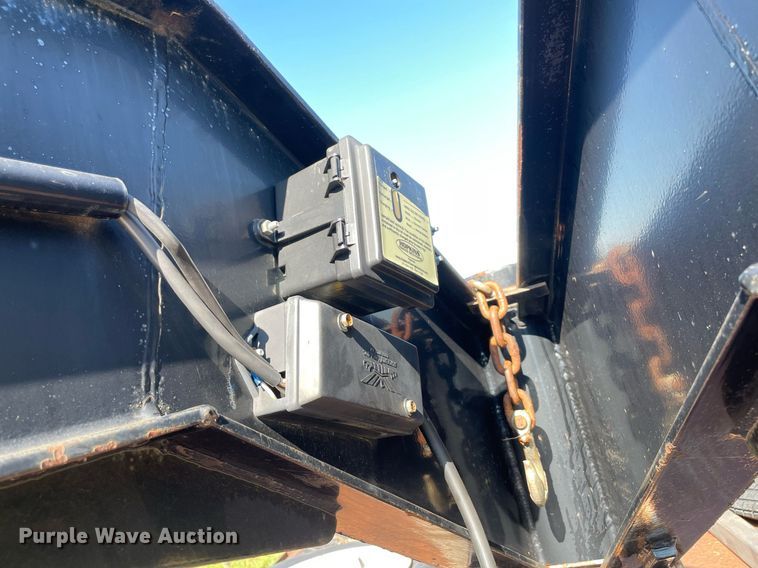 image for item DM0246 2011  PJ Trailer Gooseneck  equipment trailer