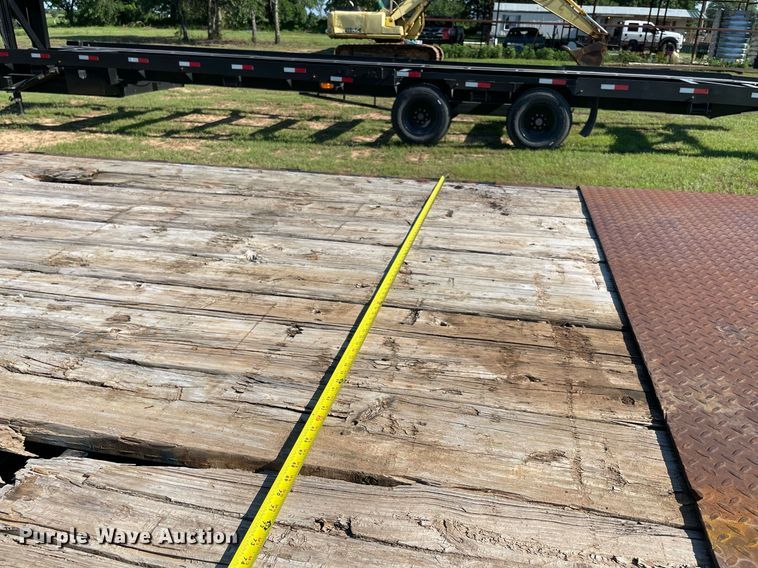 image for item DM0246 2011  PJ Trailer Gooseneck  equipment trailer