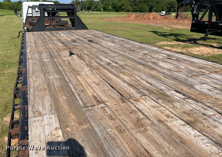 image for item DM0246 2011  PJ Trailer Gooseneck  equipment trailer