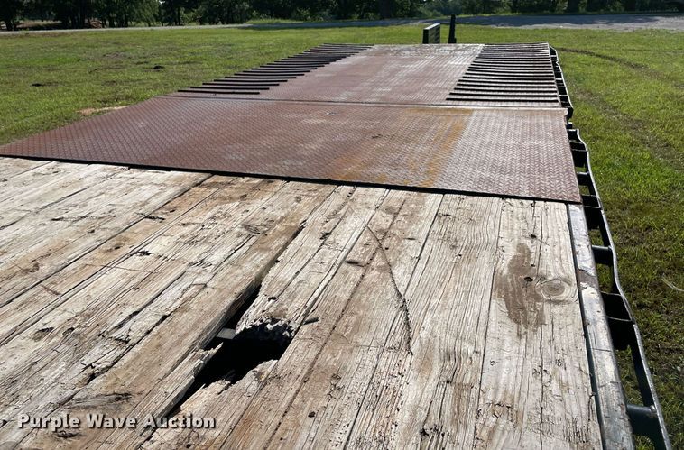 image for item DM0246 2011  PJ Trailer Gooseneck  equipment trailer