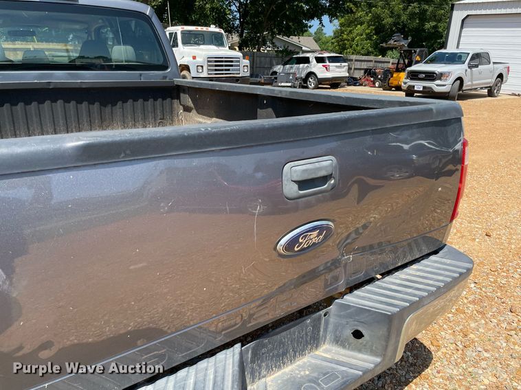 image for item DM0295 2010 Ford F350 Super Duty Crew Cab pickup truck