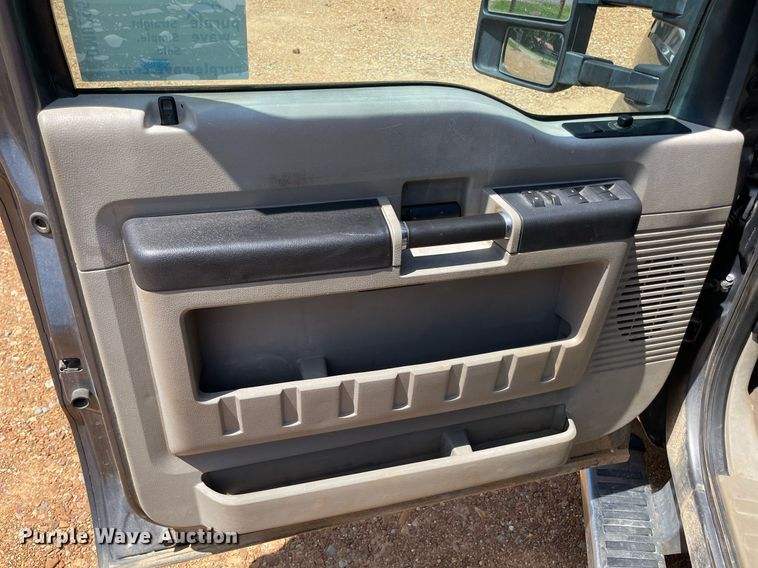 image for item DM0295 2010 Ford F350 Super Duty Crew Cab pickup truck