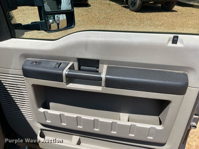 image for item DM0295 2010 Ford F350 Super Duty Crew Cab pickup truck