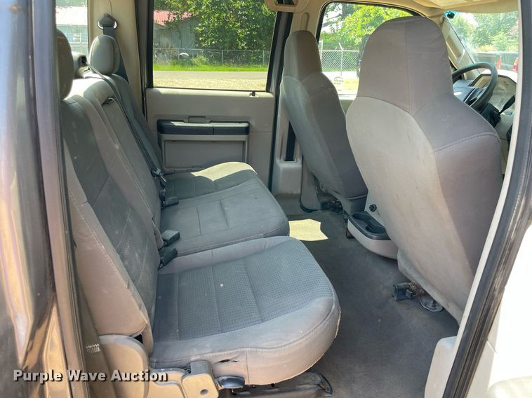 image for item DM0295 2010 Ford F350 Super Duty Crew Cab pickup truck