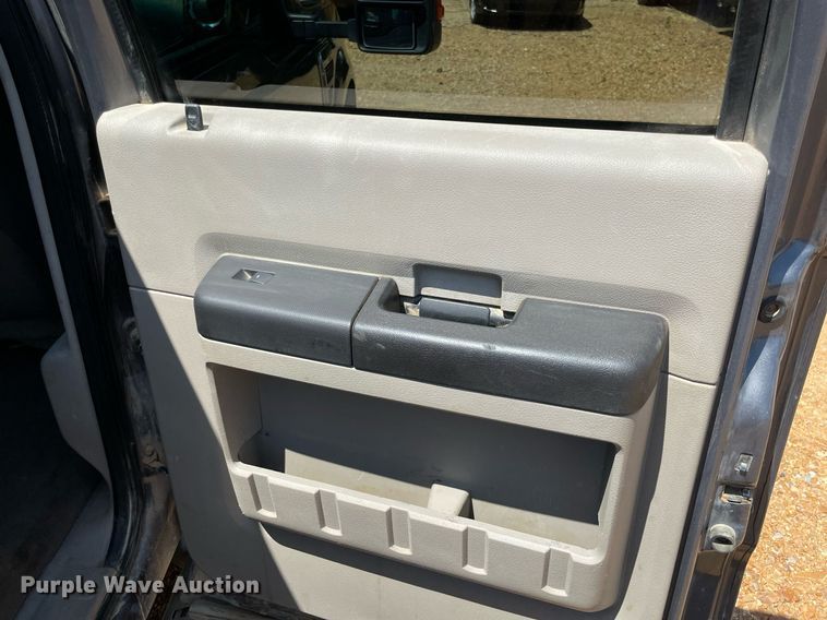 image for item DM0295 2010 Ford F350 Super Duty Crew Cab pickup truck