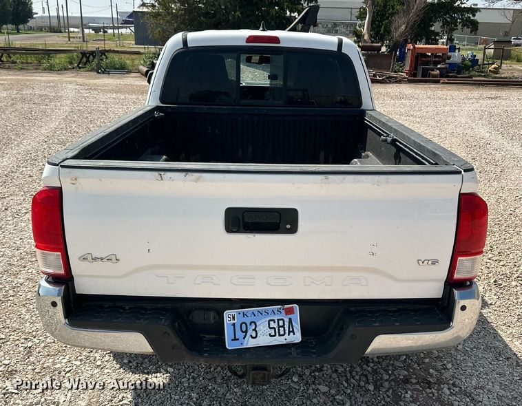 image for item DM8260 2017 Toyota Tacoma  Access Cab pickup truck