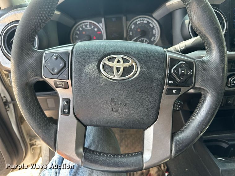 image for item DM8260 2017 Toyota Tacoma  Access Cab pickup truck