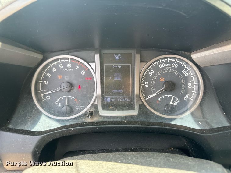 image for item DM8260 2017 Toyota Tacoma  Access Cab pickup truck