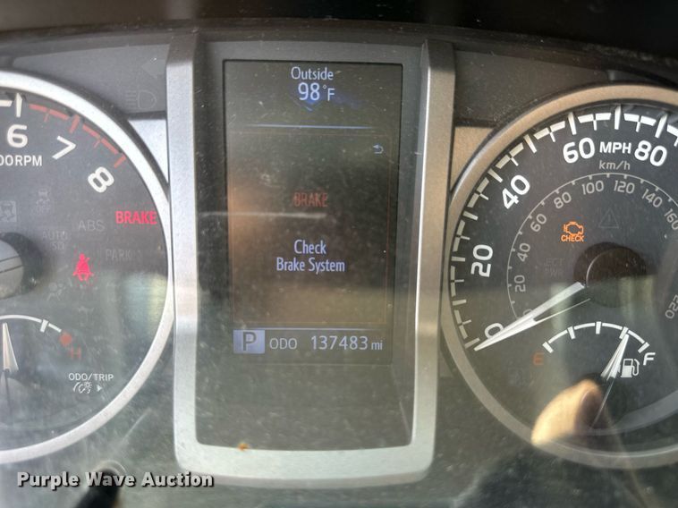 image for item DM8260 2017 Toyota Tacoma  Access Cab pickup truck