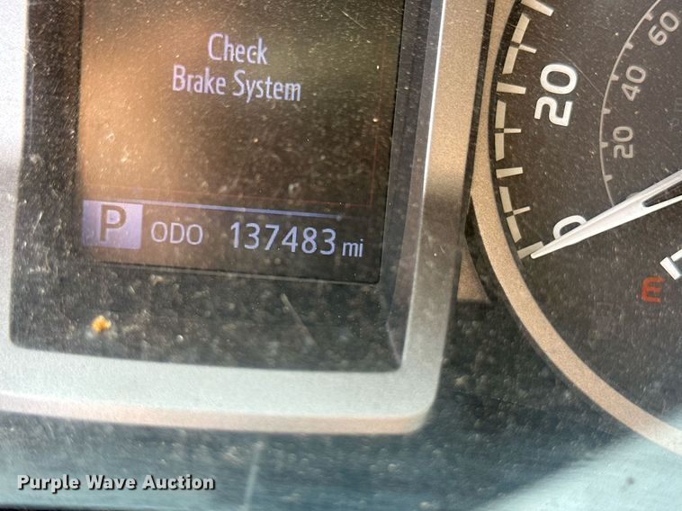 image for item DM8260 2017 Toyota Tacoma  Access Cab pickup truck