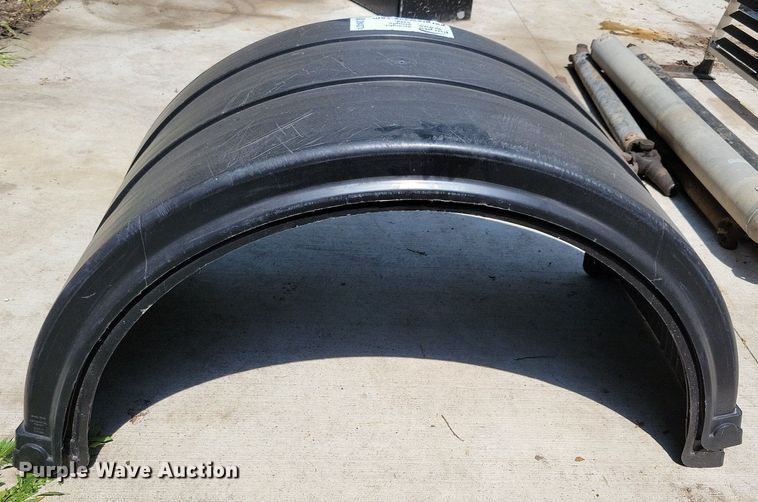 image for item DN4074 (2) poly fenders