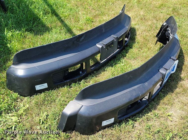 image for item DN4083 (2) Ford front bumpers
