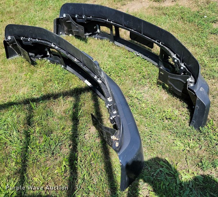image for item DN4083 (2) Ford front bumpers
