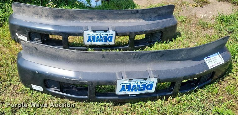 image for item DN4084 (2) Ford front bumpers