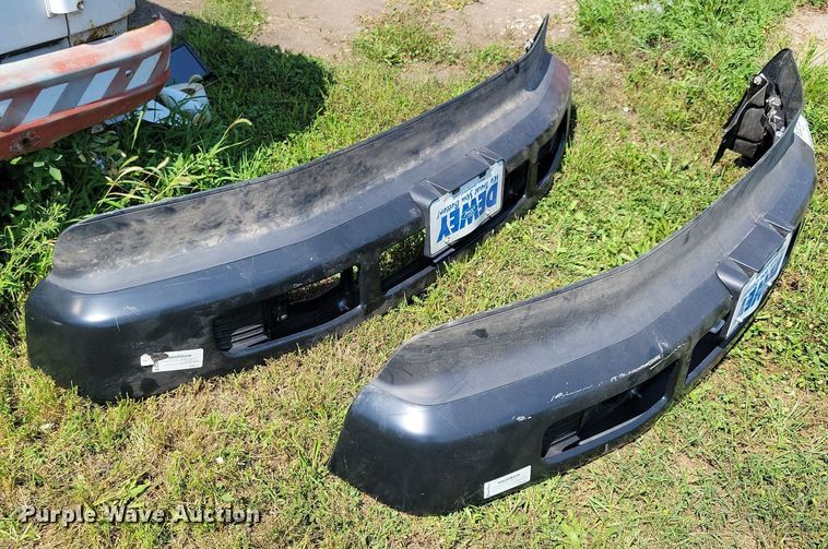 image for item DN4084 (2) Ford front bumpers