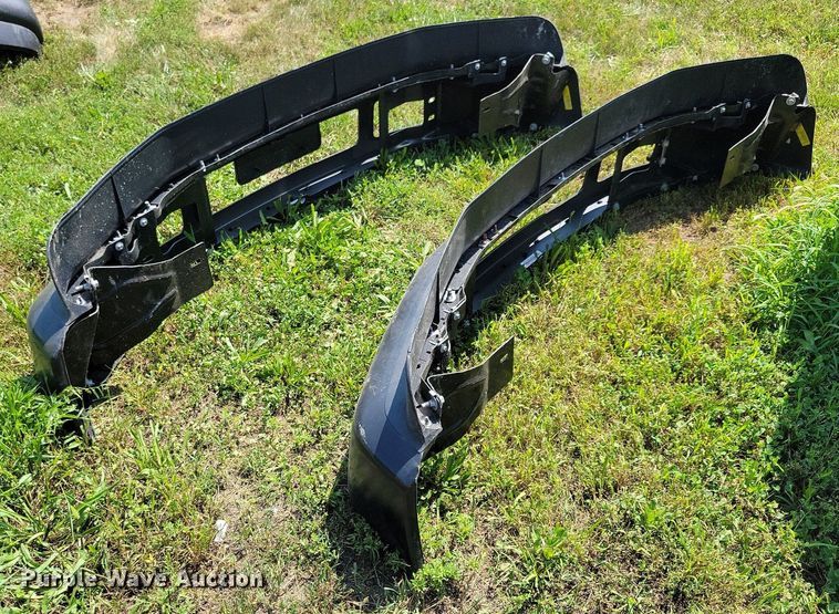 image for item DN4084 (2) Ford front bumpers