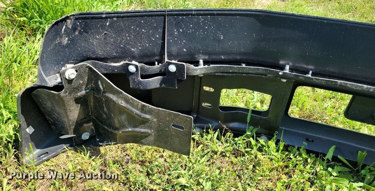 image for item DN4084 (2) Ford front bumpers