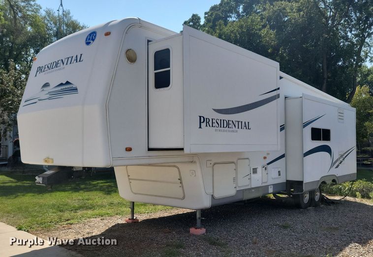 image for item DN4105 2005 Holiday Rambler Presidential  camper