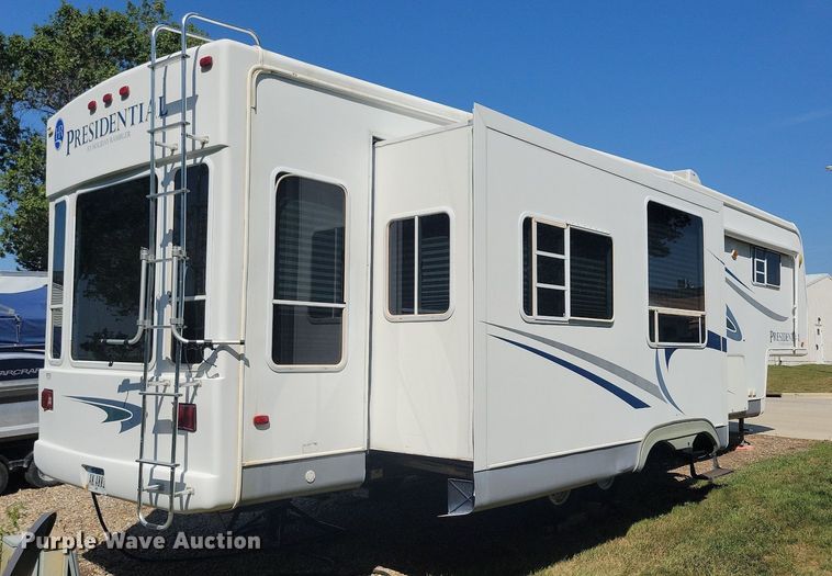 image for item DN4105 2005 Holiday Rambler Presidential  camper