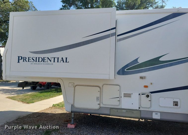 image for item DN4105 2005 Holiday Rambler Presidential  camper