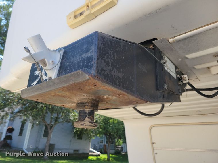 image for item DN4105 2005 Holiday Rambler Presidential  camper