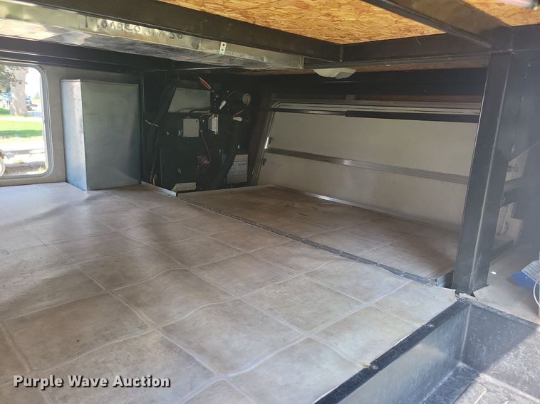 image for item DN4105 2005 Holiday Rambler Presidential  camper