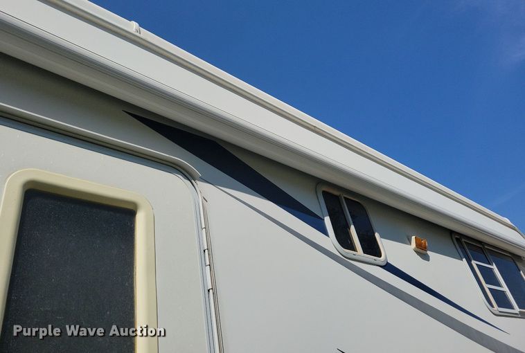 image for item DN4105 2005 Holiday Rambler Presidential  camper