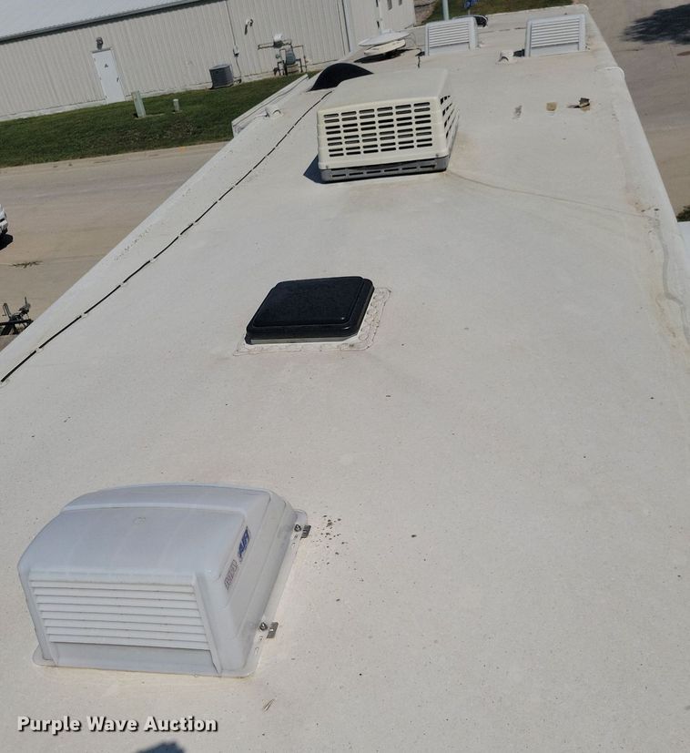 image for item DN4105 2005 Holiday Rambler Presidential  camper