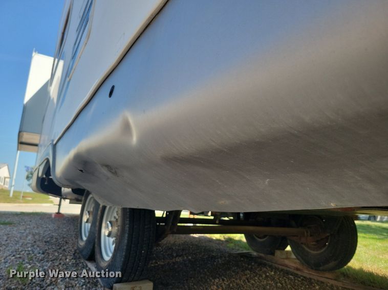 image for item DN4105 2005 Holiday Rambler Presidential  camper