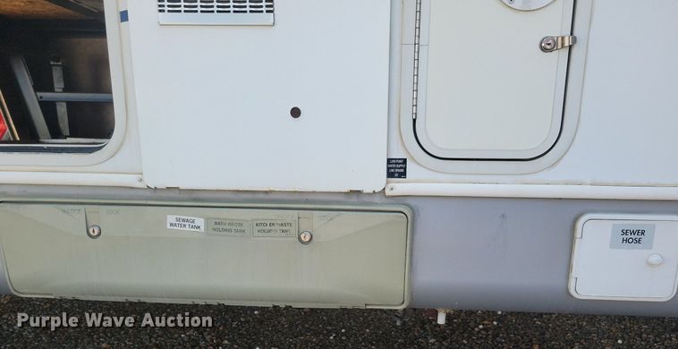 image for item DN4105 2005 Holiday Rambler Presidential  camper