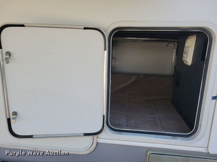 image for item DN4105 2005 Holiday Rambler Presidential  camper