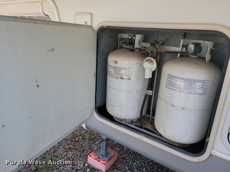 image for item DN4105 2005 Holiday Rambler Presidential  camper