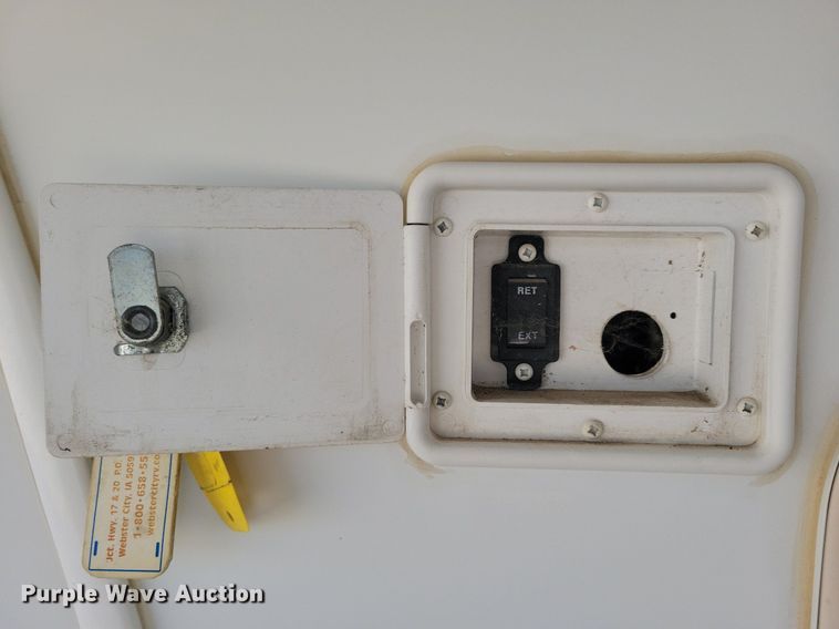 image for item DN4105 2005 Holiday Rambler Presidential  camper