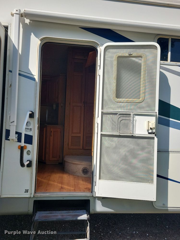 image for item DN4105 2005 Holiday Rambler Presidential  camper