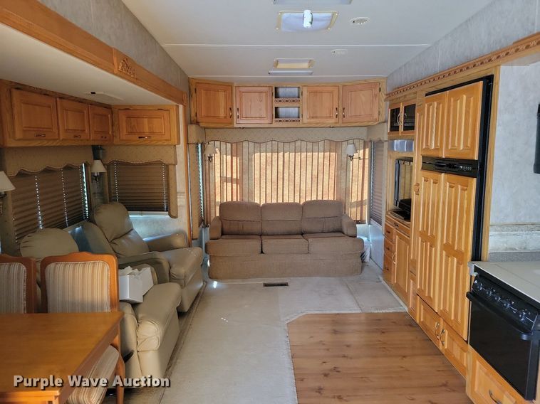 image for item DN4105 2005 Holiday Rambler Presidential  camper