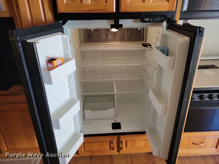 image for item DN4105 2005 Holiday Rambler Presidential  camper