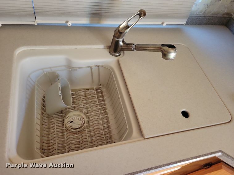 image for item DN4105 2005 Holiday Rambler Presidential  camper