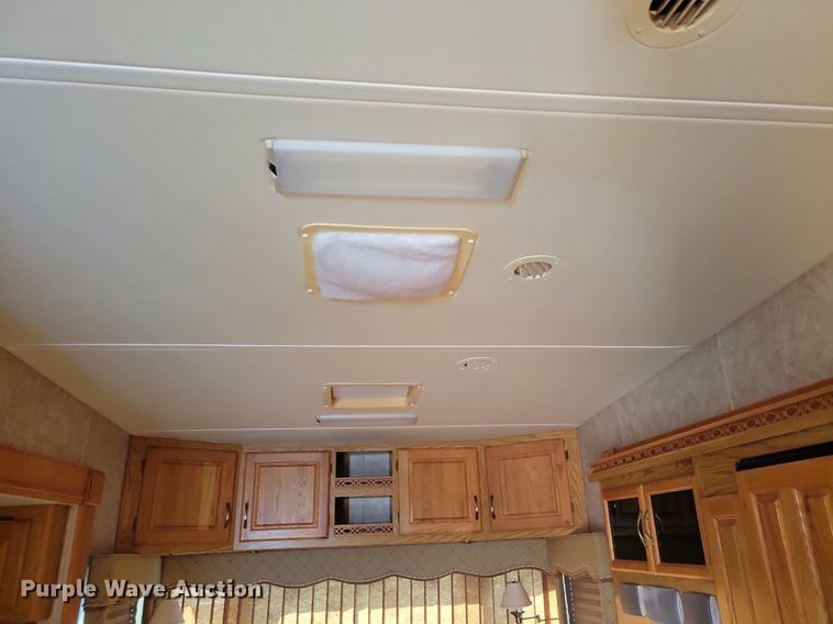 image for item DN4105 2005 Holiday Rambler Presidential  camper