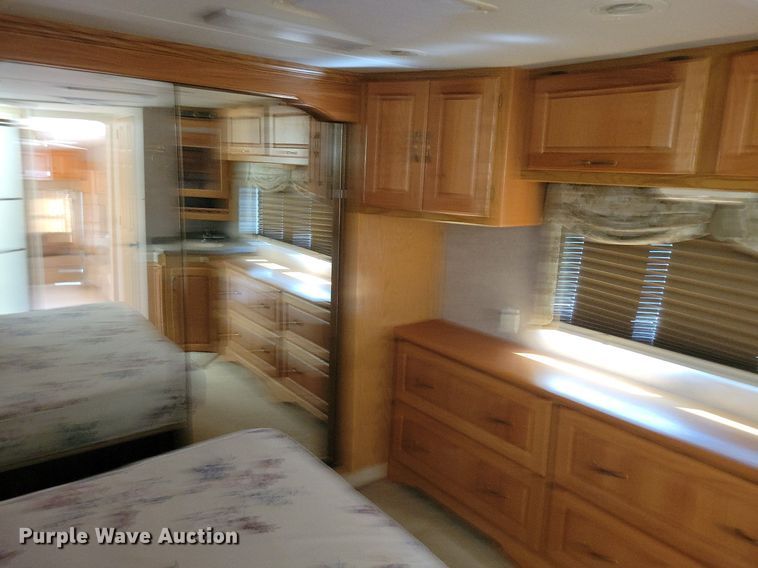 image for item DN4105 2005 Holiday Rambler Presidential  camper